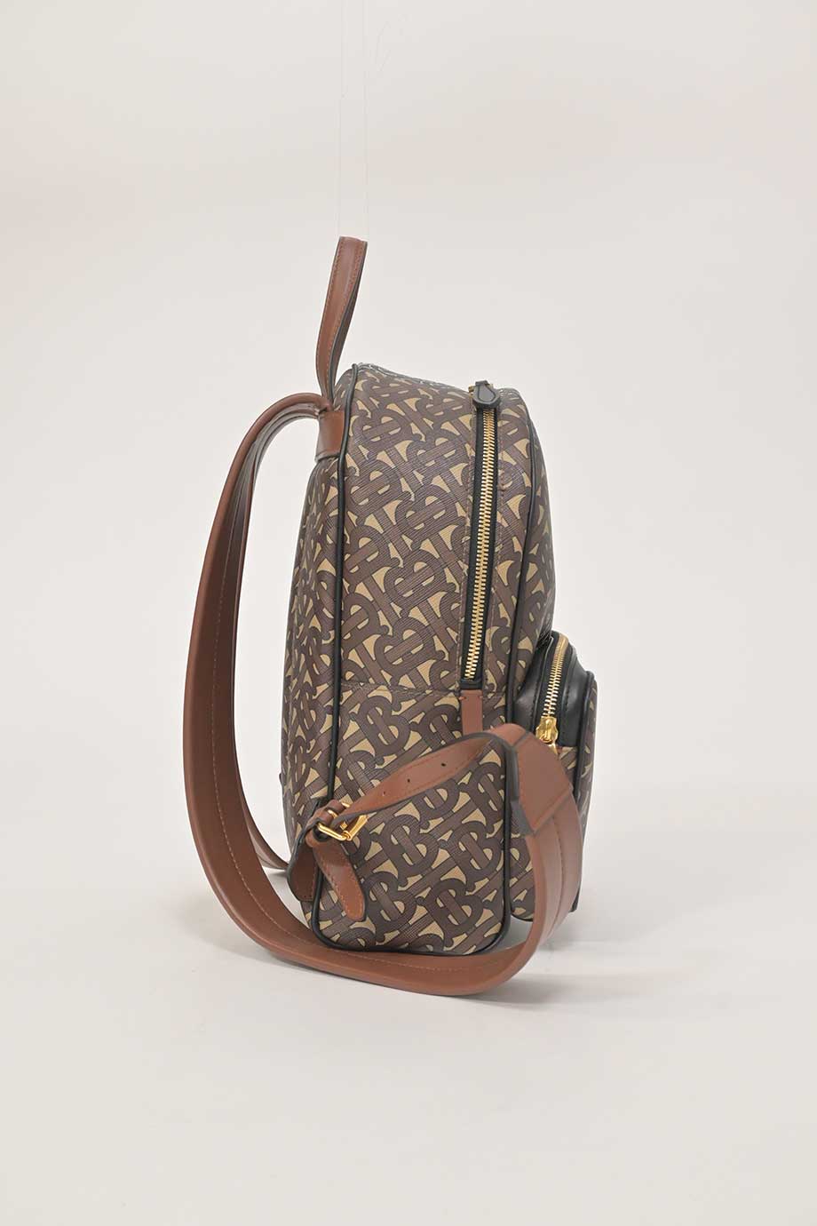 WB6938] Burberry