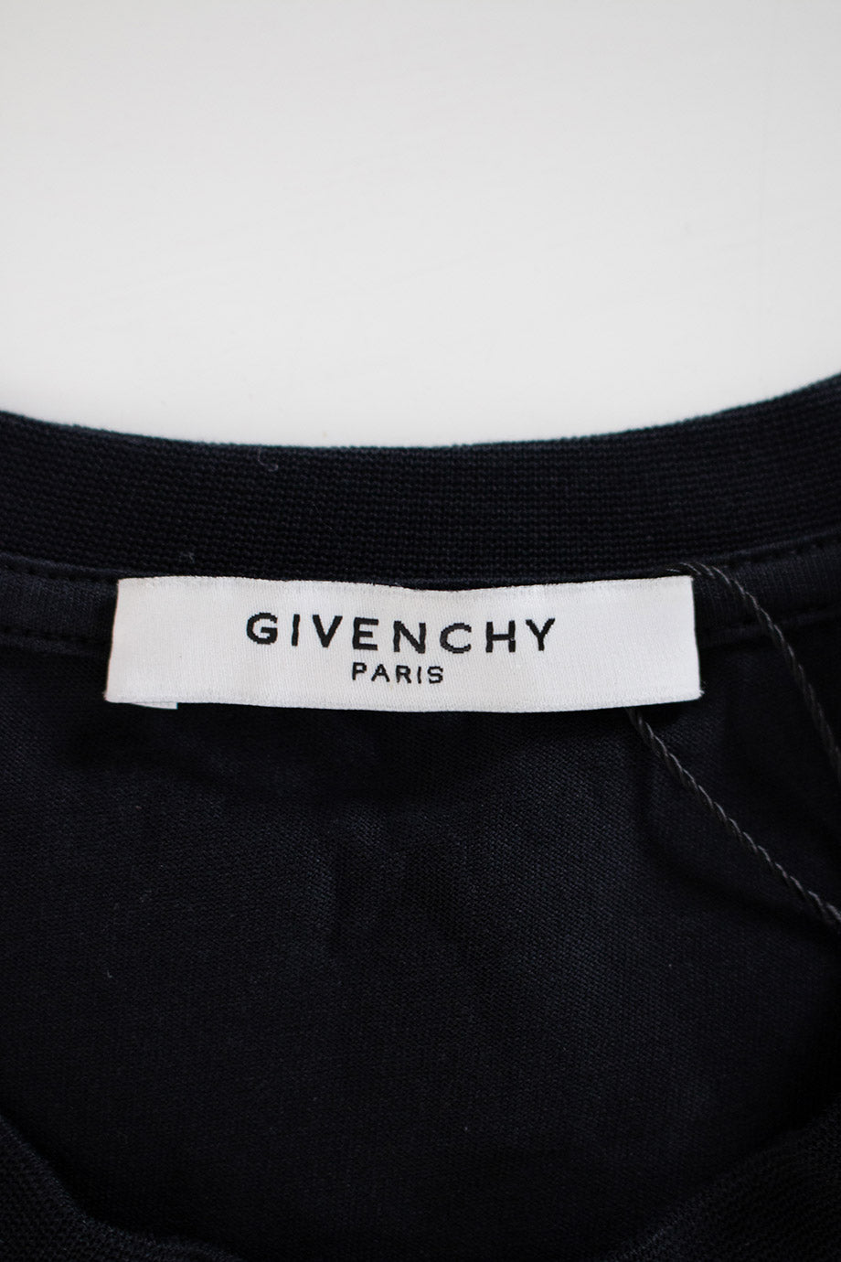 u1552_ww14329_givenchy_4.jpg