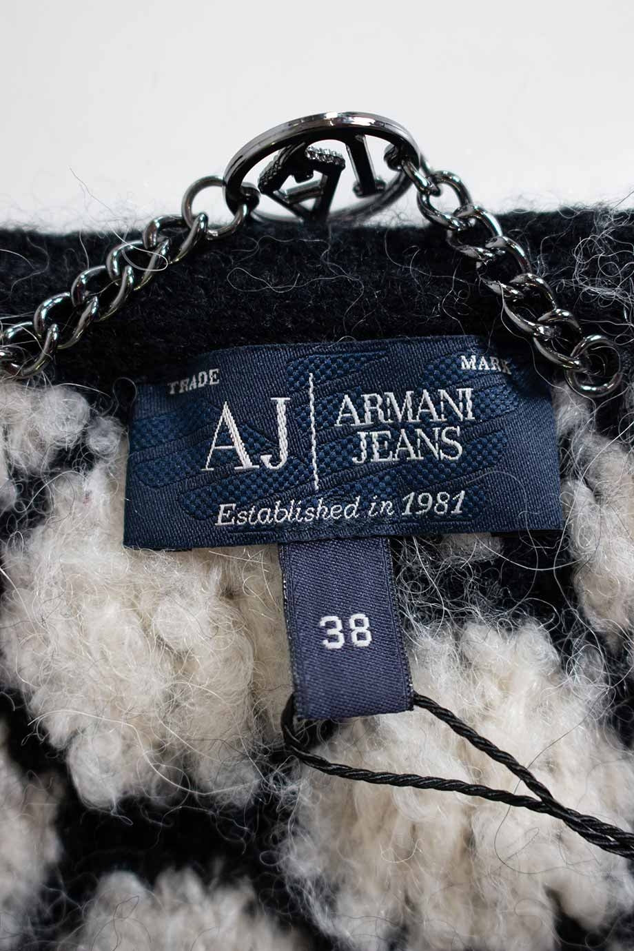 u2334_ww20008_armani_jeans_5.jpg