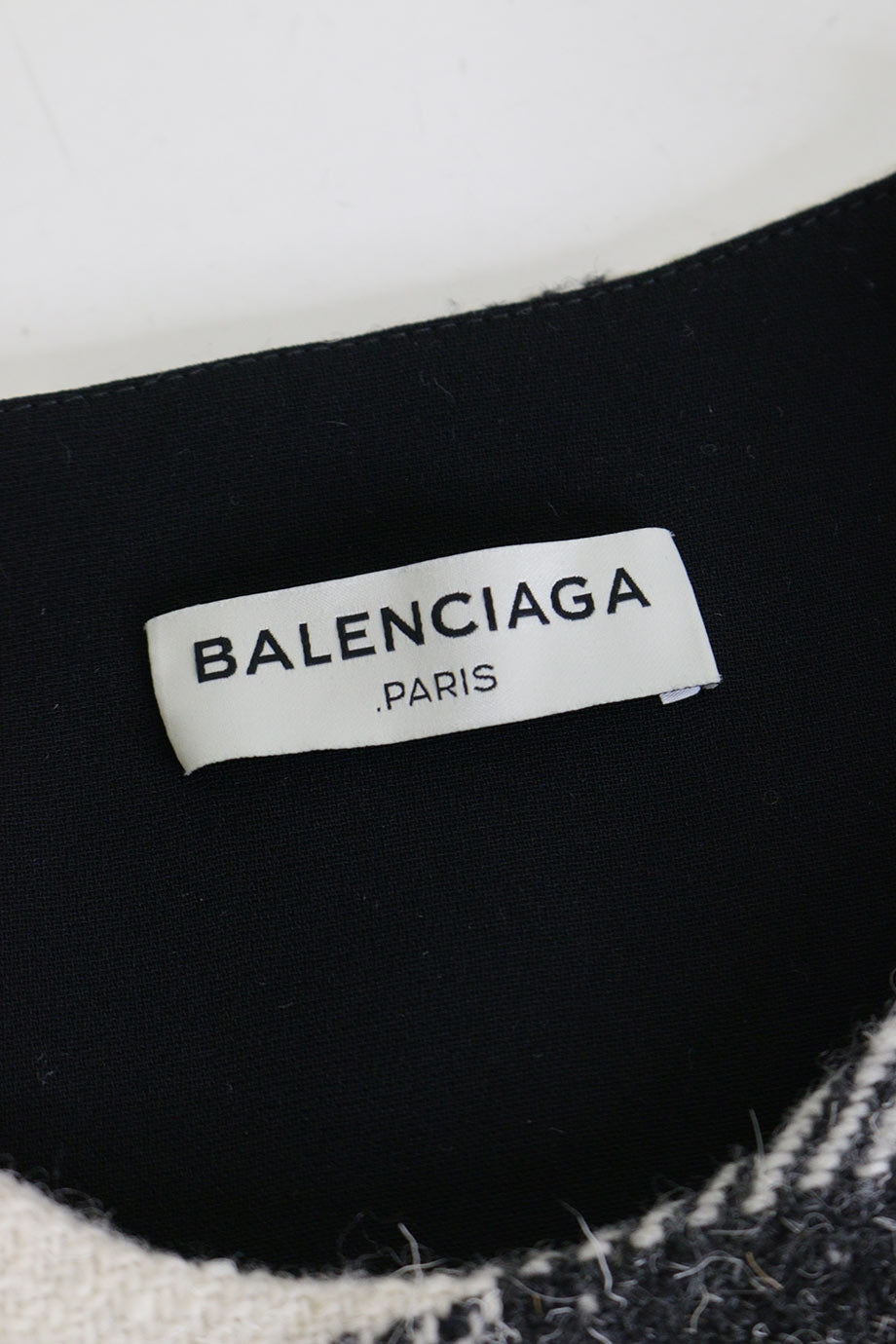 u2877_ww21881_balenciaga_4.jpg