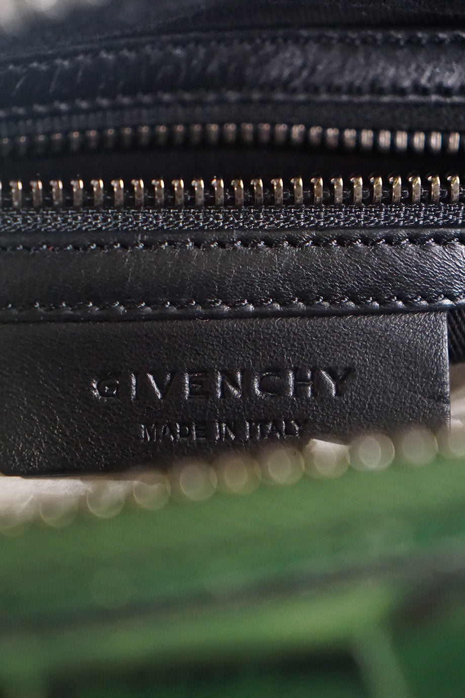 u2897_wb3992_givenchy_6.jpg