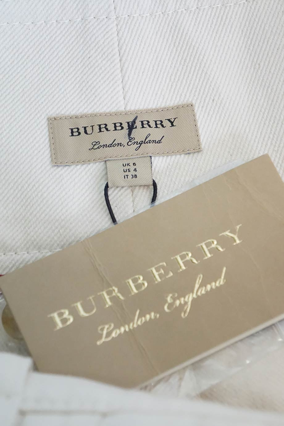 u2943_ww22241_burberry_4.jpg