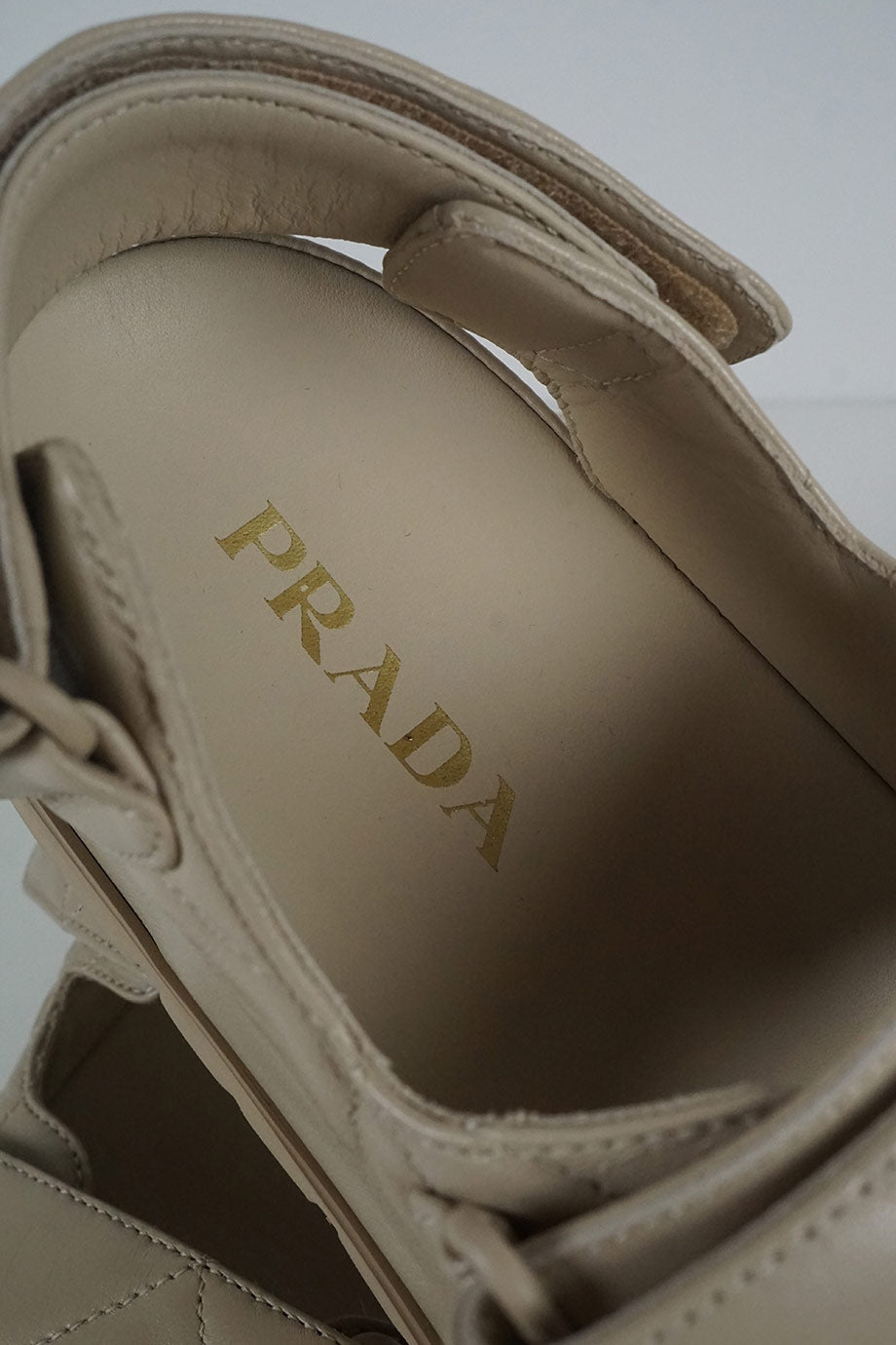 u3047_ws5285_prada_6.jpg