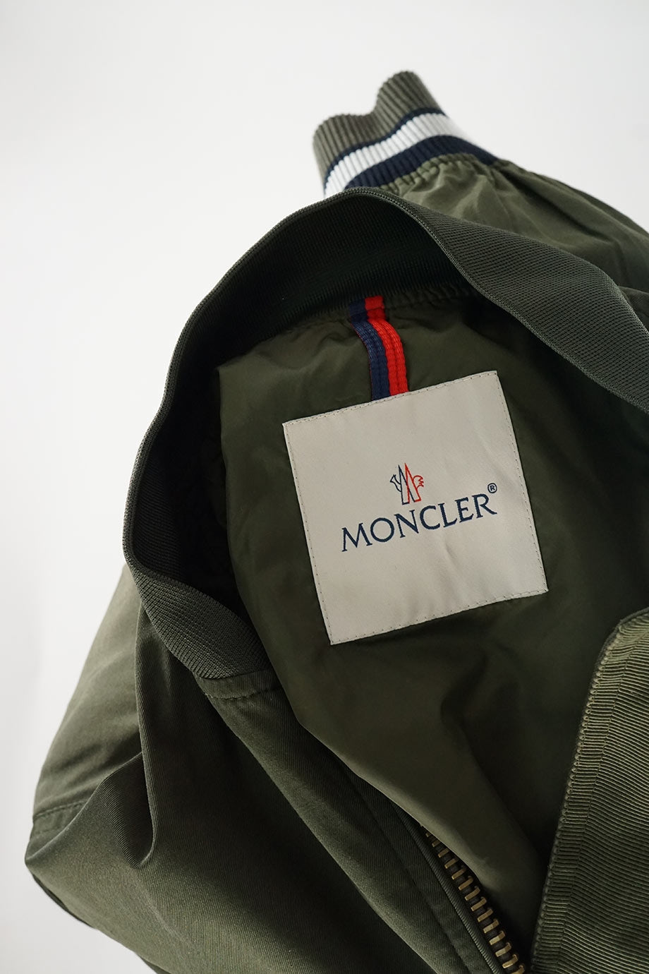 u3486_ww30262_moncler_3.jpg