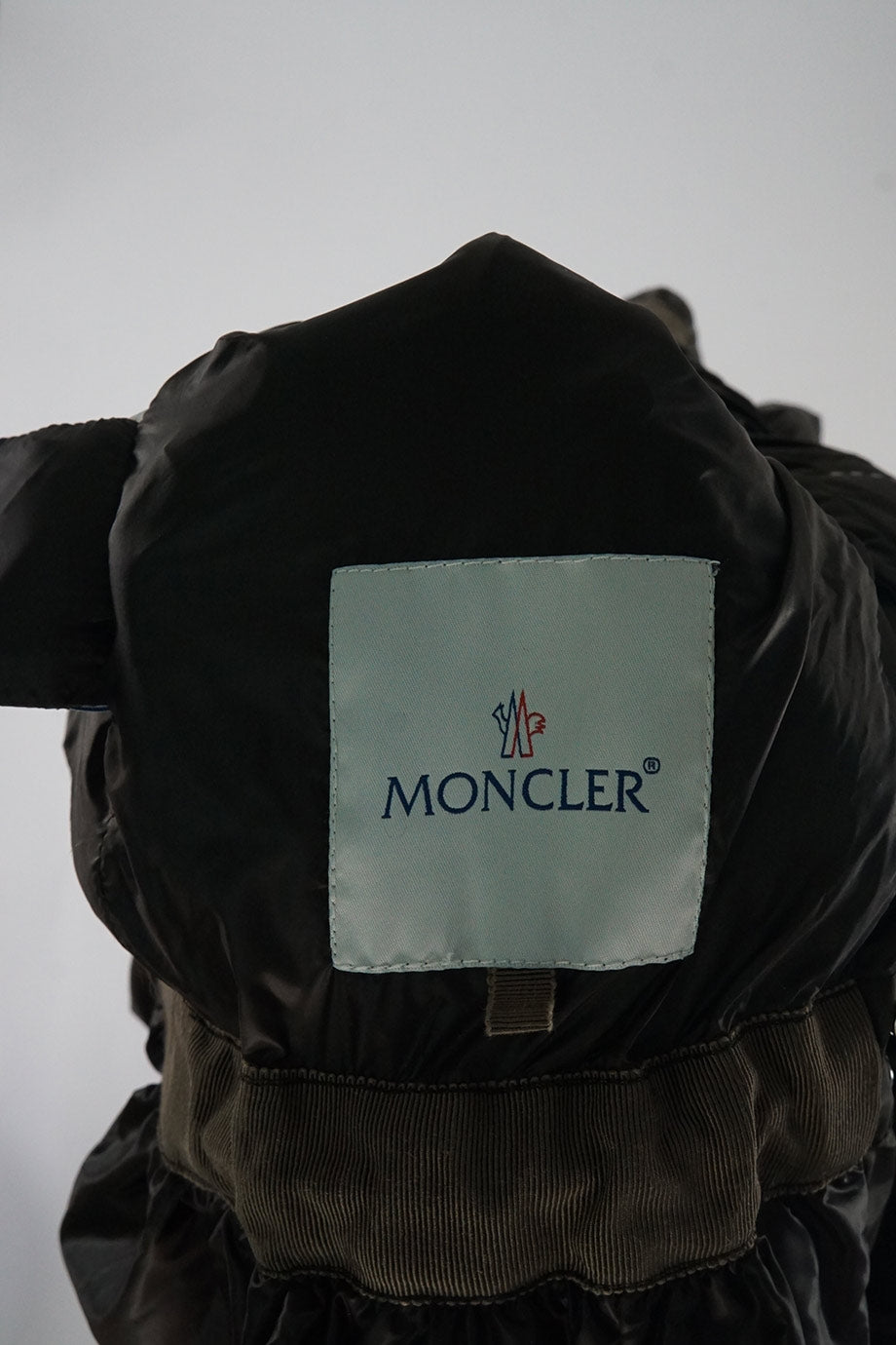 u3501_ww30423_moncler_3.jpg