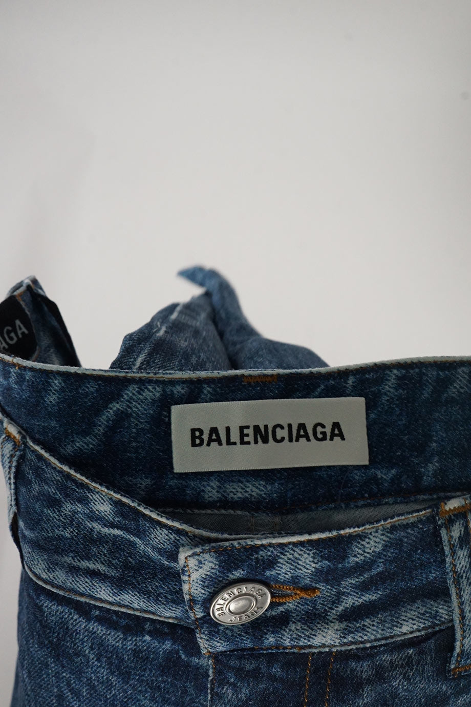 u3512_ww30491_balenciaga_3.jpg