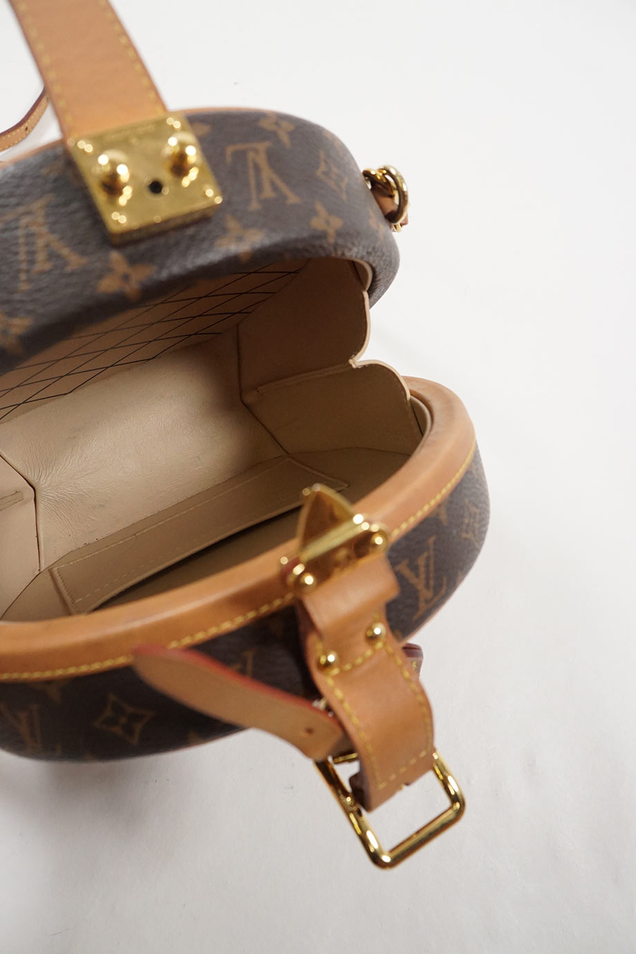 u3600_wb5050_louisvuitton_10.jpg