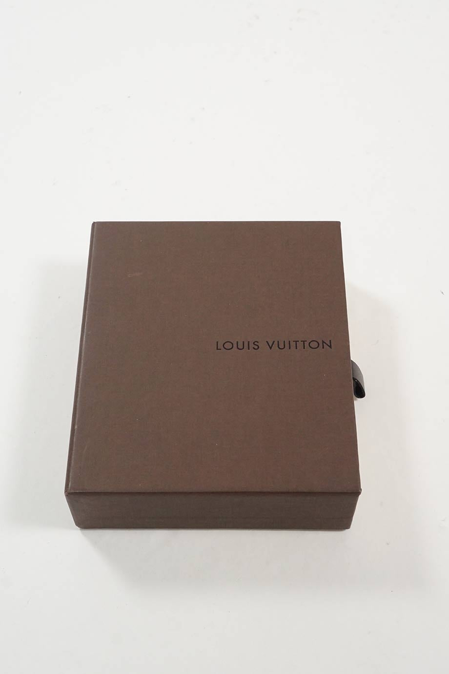 u3713_wb5139_louis_vuitton_5.jpg