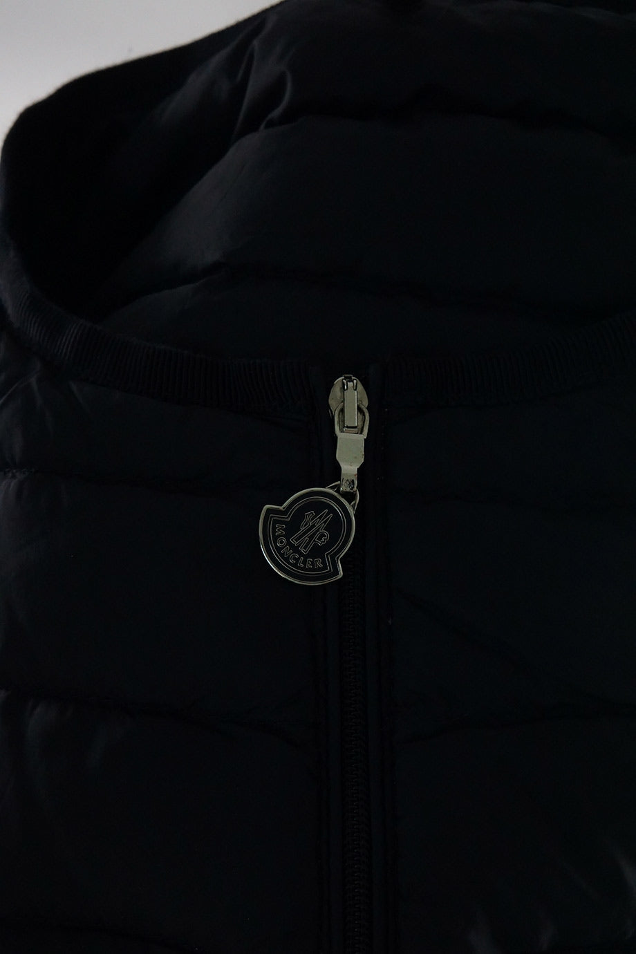 u3790_ww31647_moncler_3.jpg