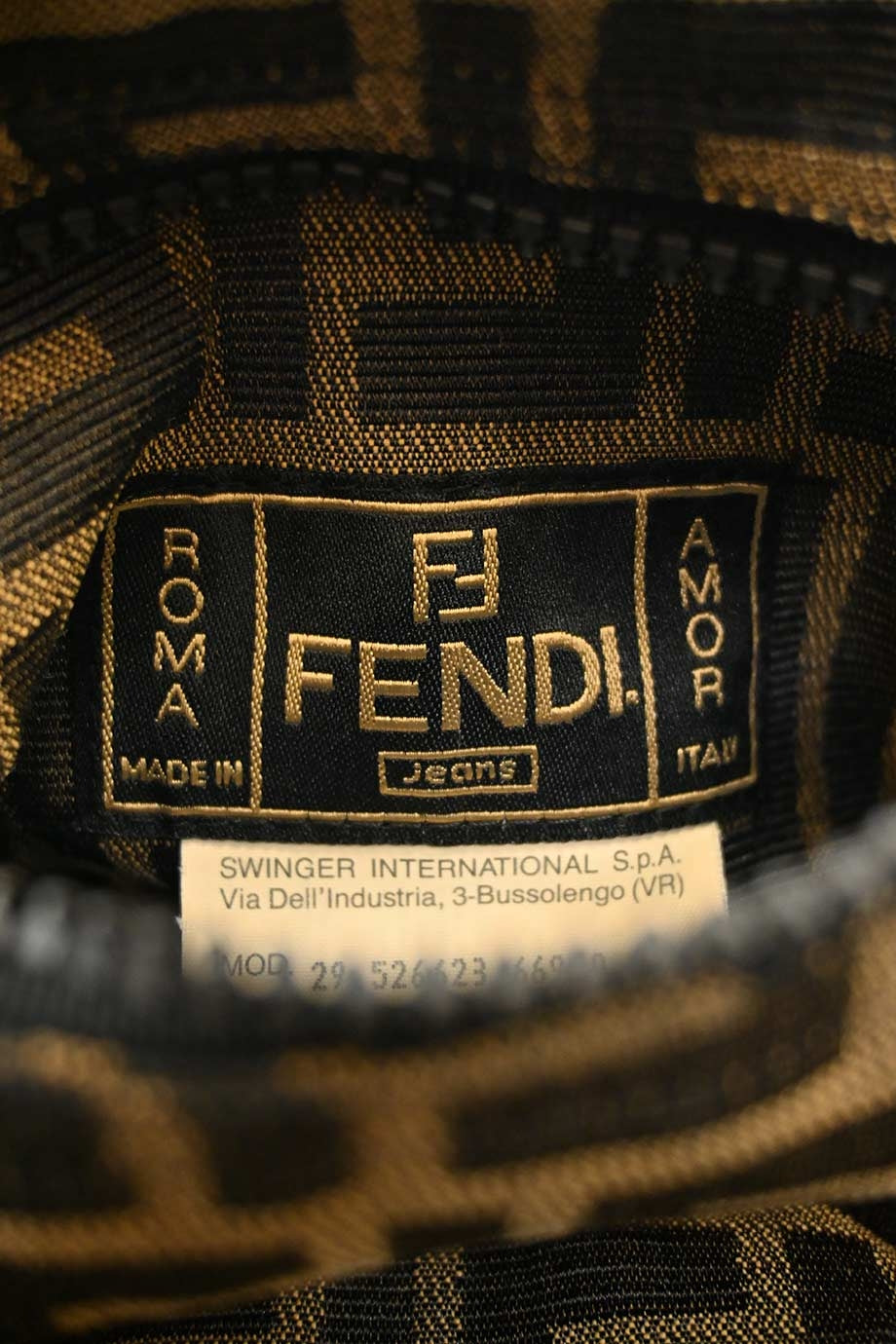 u3823_ww32188_fendi_roma_13.jpg