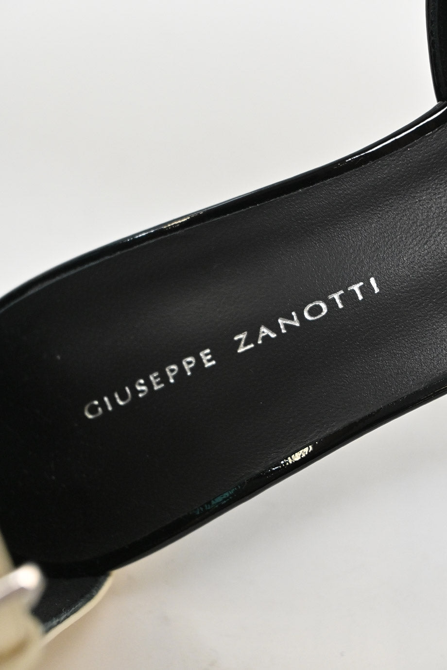 u3928_ws6503_giuseppe_zanotti_7.jpg