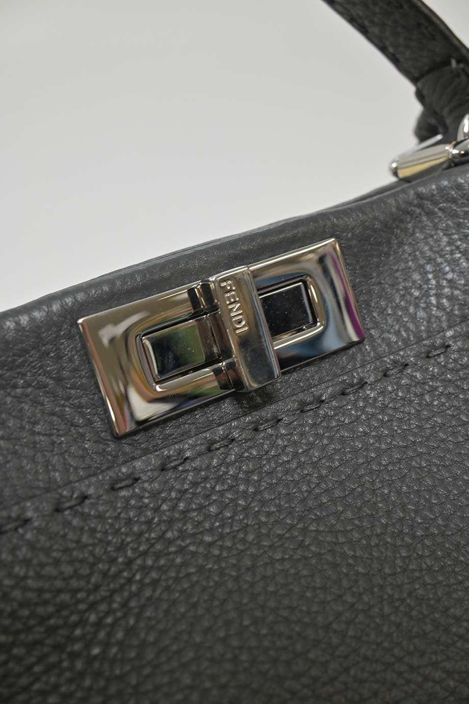 u4218_wb5519_fendi_6.jpg