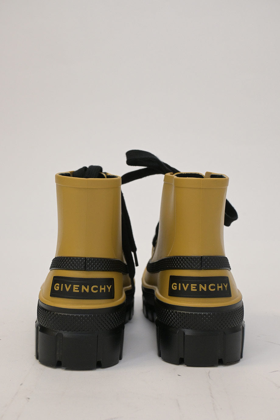 u4837_ws7179_givenchy_5.jpg