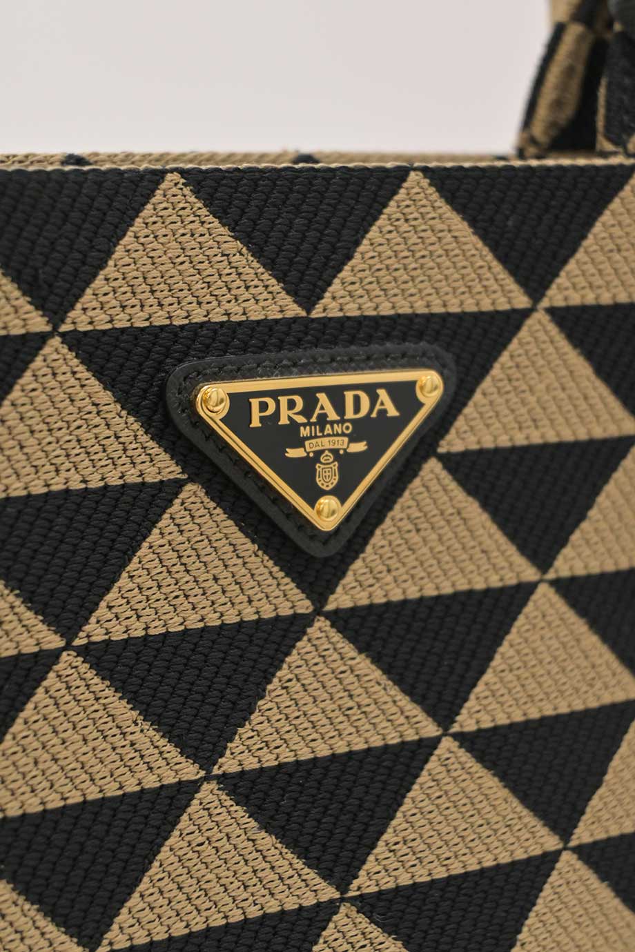 u4843_wb6068_prada_6.jpg