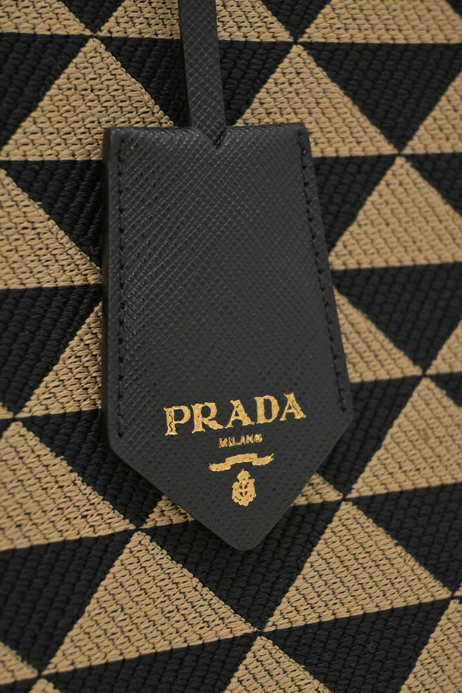 u4843_wb6068_prada_7.jpg