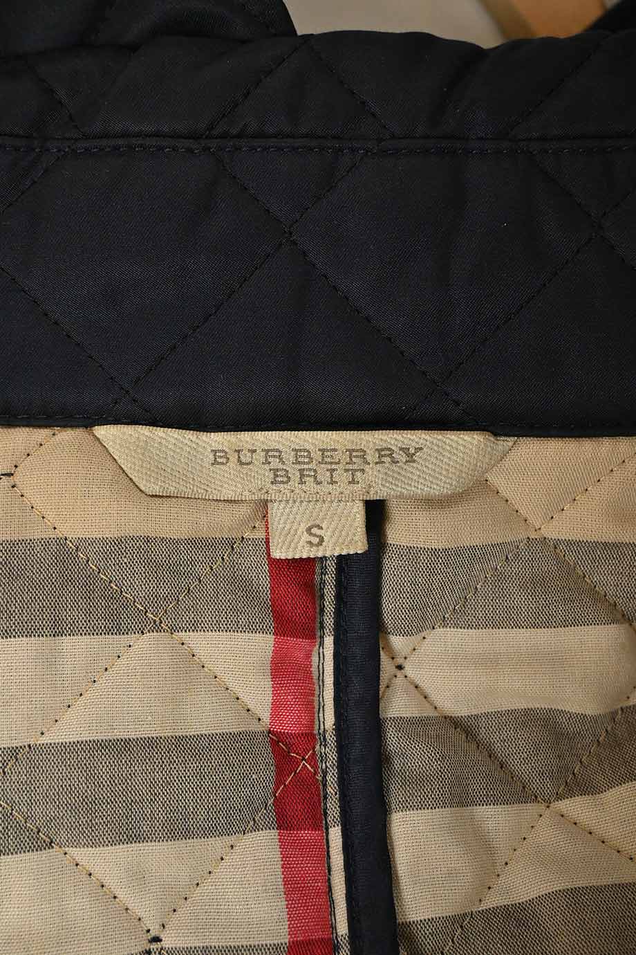 u4886_ww37645_burberry_3.jpg