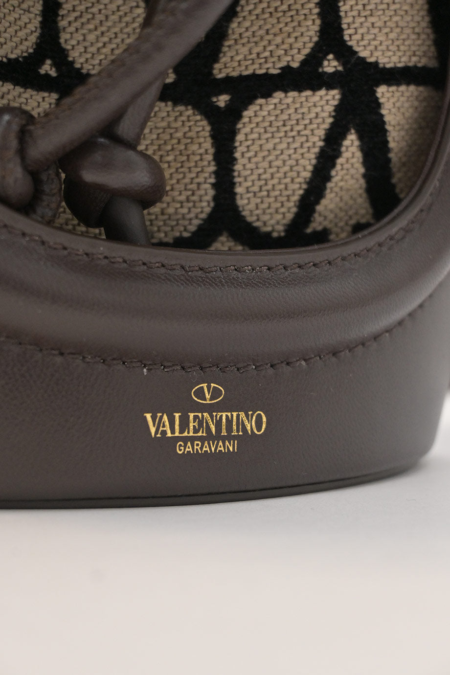 u4925_wb6128_valentino_7.jpg