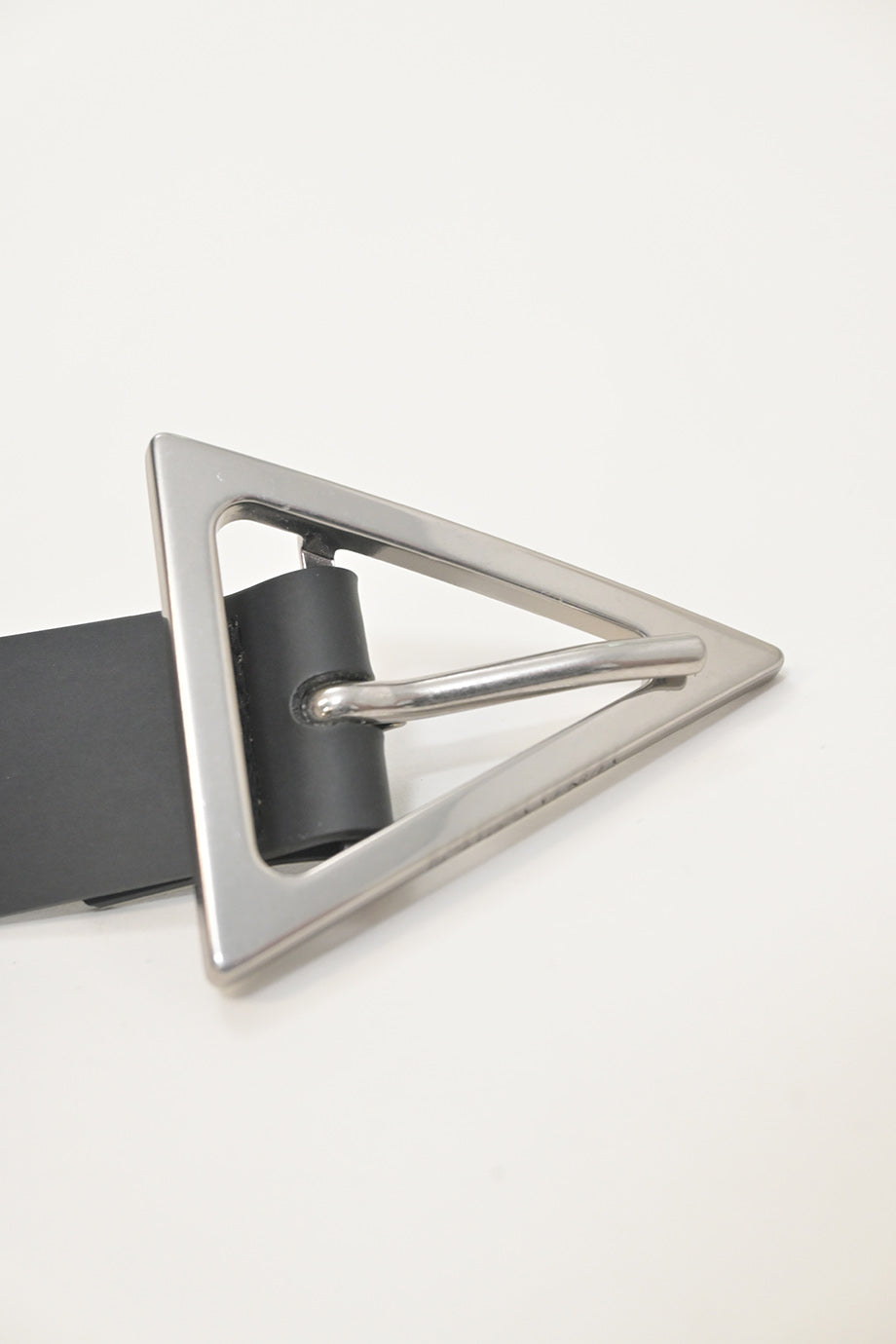 bottega veneta triangle belt